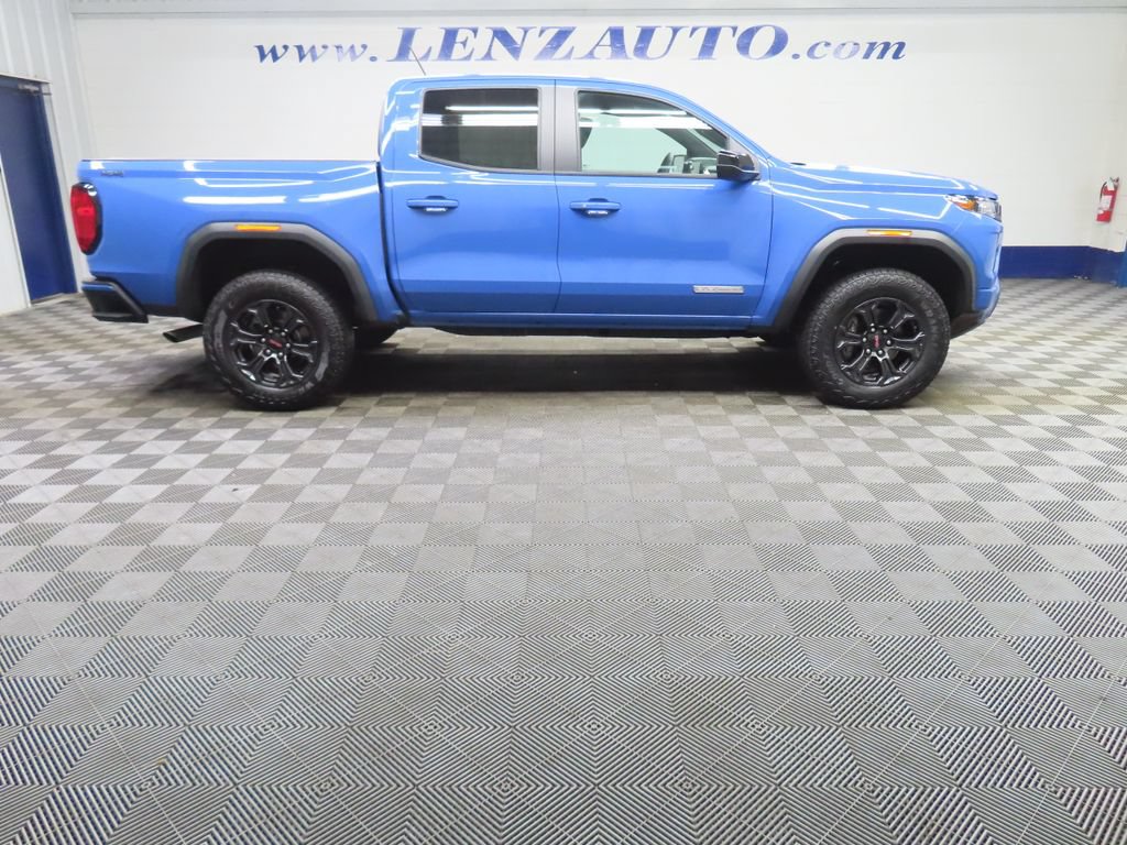 Used 2025 GMC Canyon Elevation AWD/4WD image 2