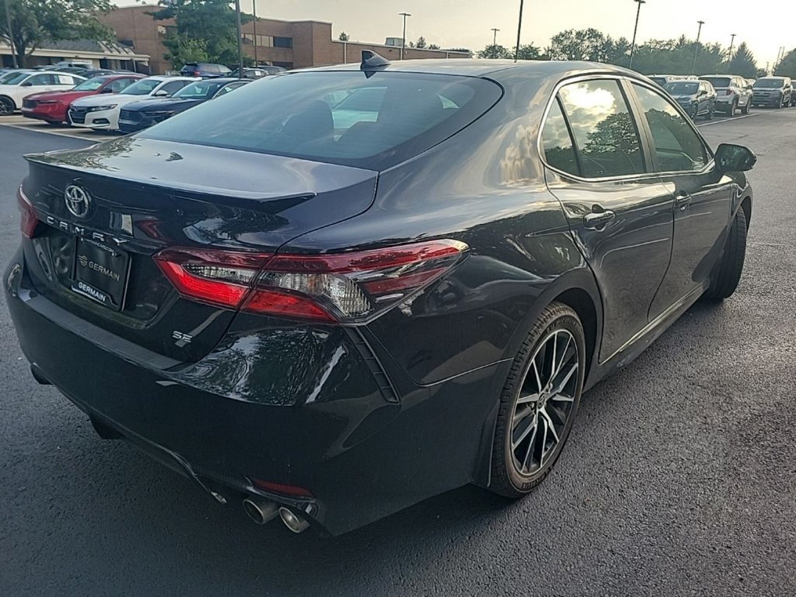Used 2023 Toyota Camry SE w/ Convenience Package FWD image 6