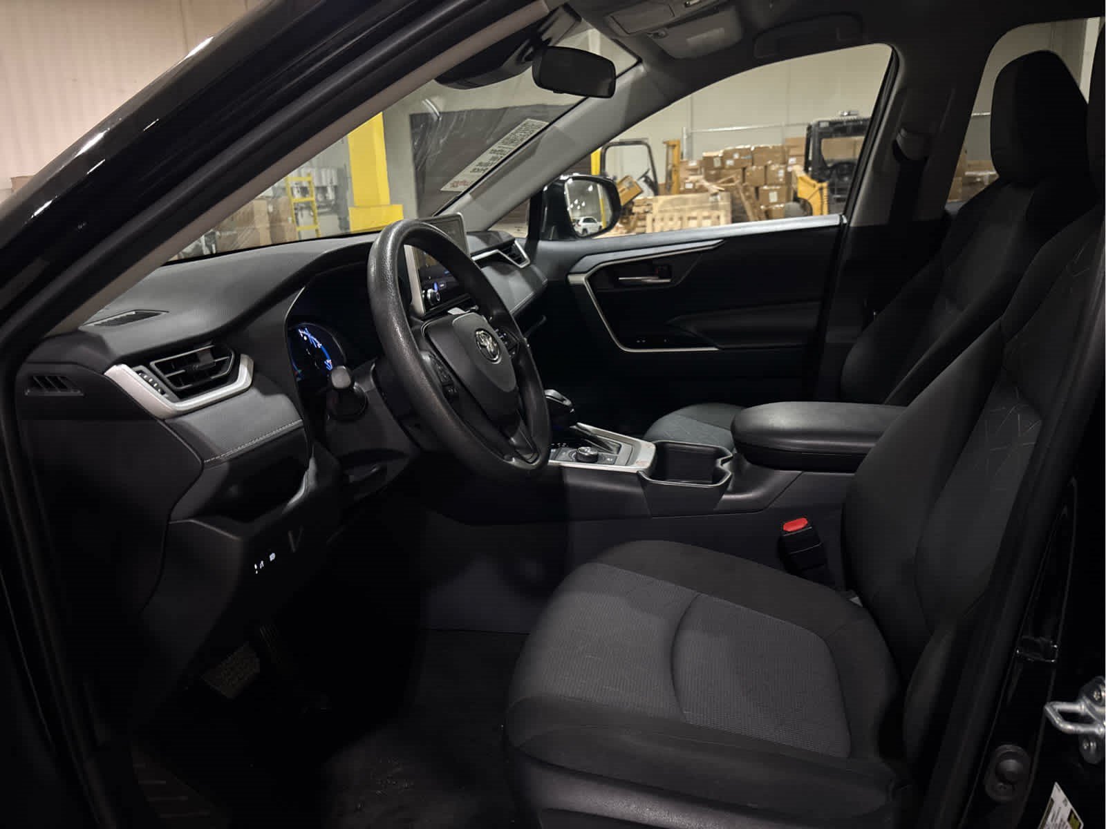 Used 2025 Toyota RAV4 XLE AWD/4WD image 8