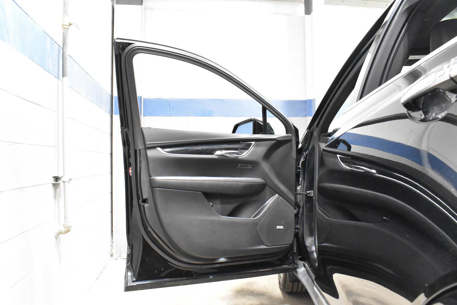 Used 2021 Cadillac XT5 Premium Luxury image 10