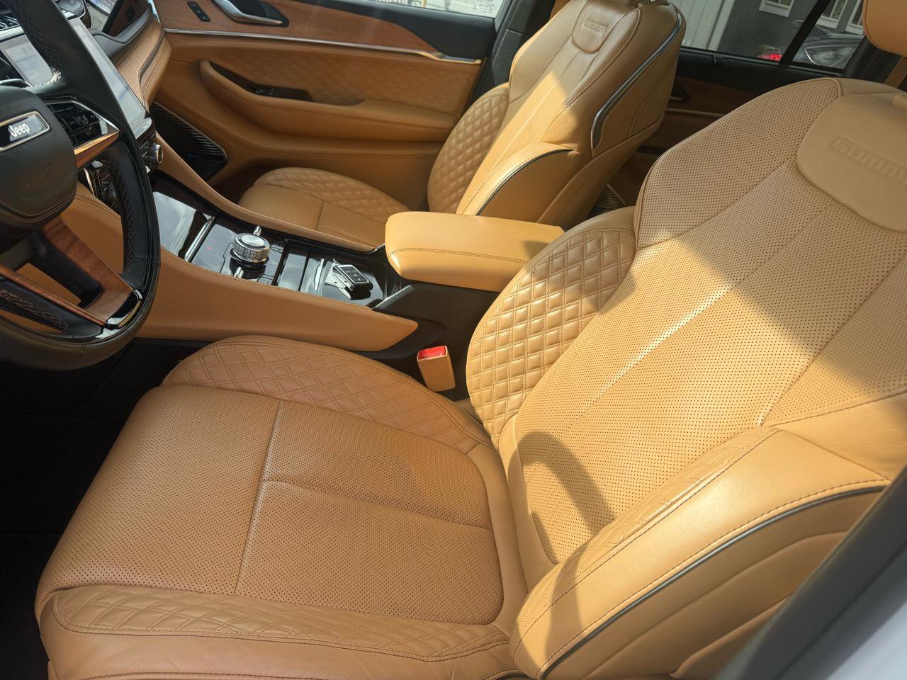 Used 2022 Jeep Grand Cherokee Summit image 9