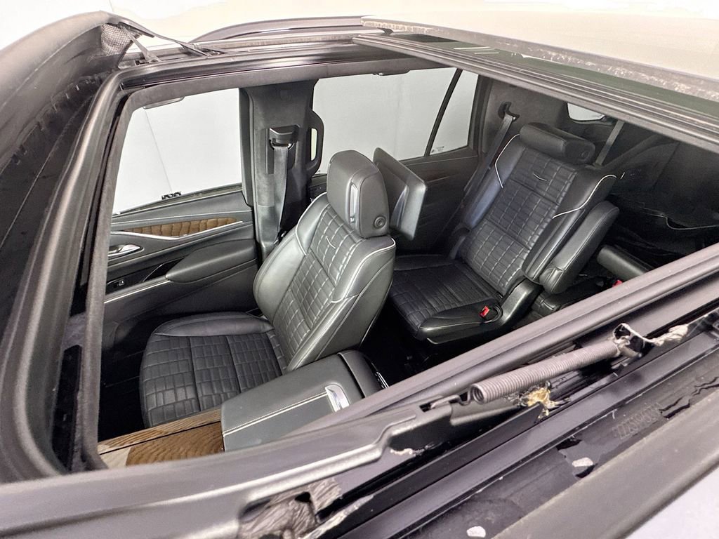 Used 2023 Cadillac Escalade Sport Platinum w/ LPO, ONYX Package image 27