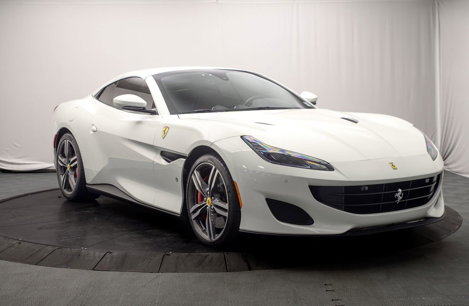 Used 2019 Ferrari Portofino RWD image 10