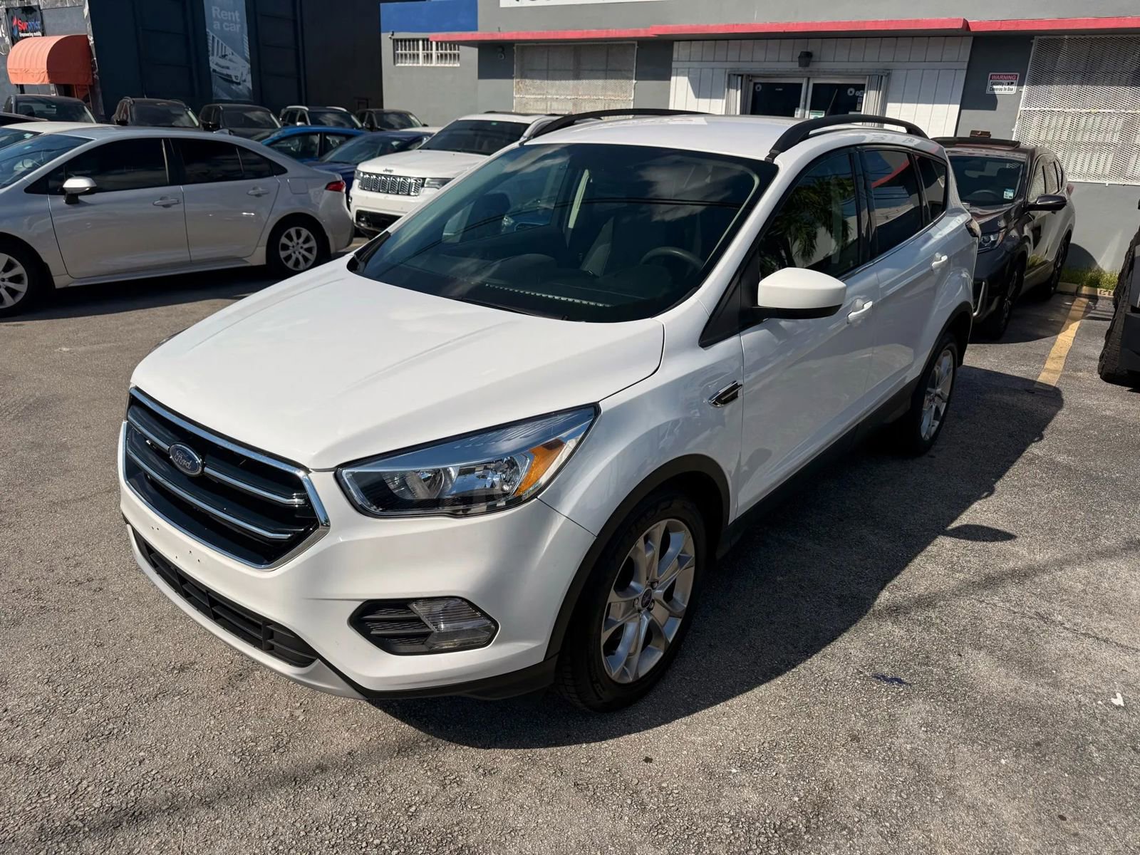 Used 2018 Ford Escape SE image 9