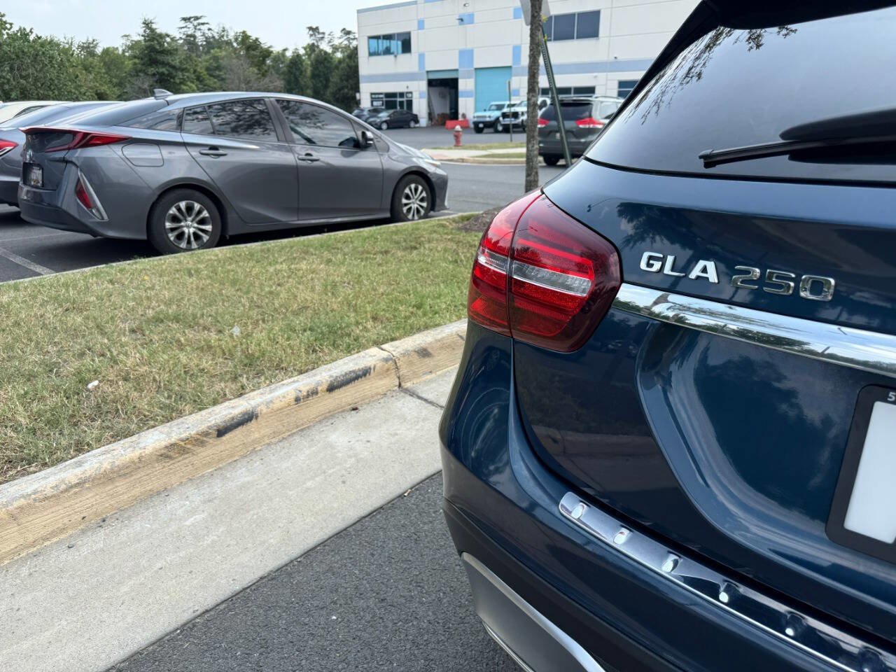 Used 2020 Mercedes-Benz GLA 250 4MATIC image 11