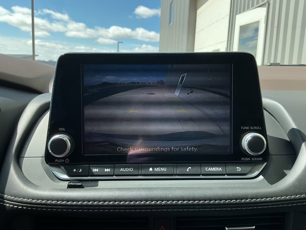 Used 2023 Nissan Rogue S image 21