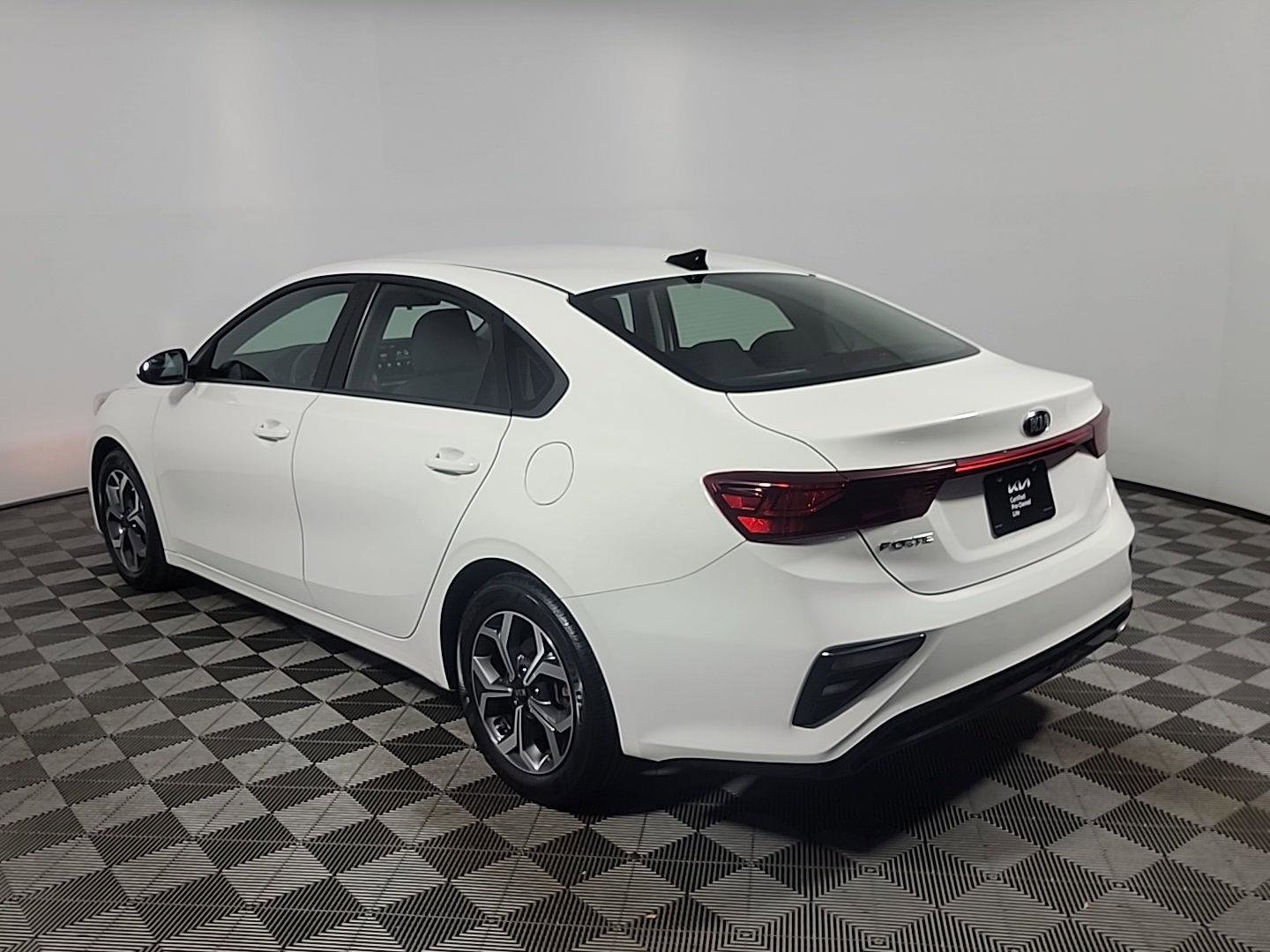 Used 2021 Kia Forte LXS image 9