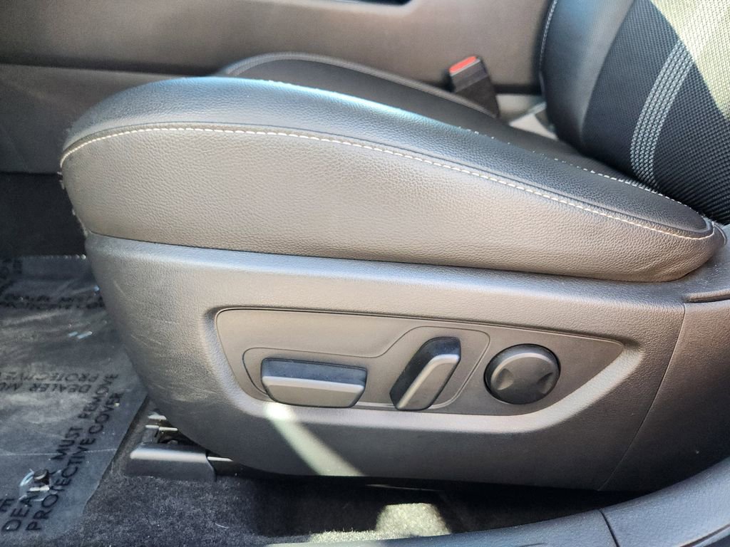 Used 2024 MAZDA CX-50 AWD 2.5 S w/ Premium Package image 13