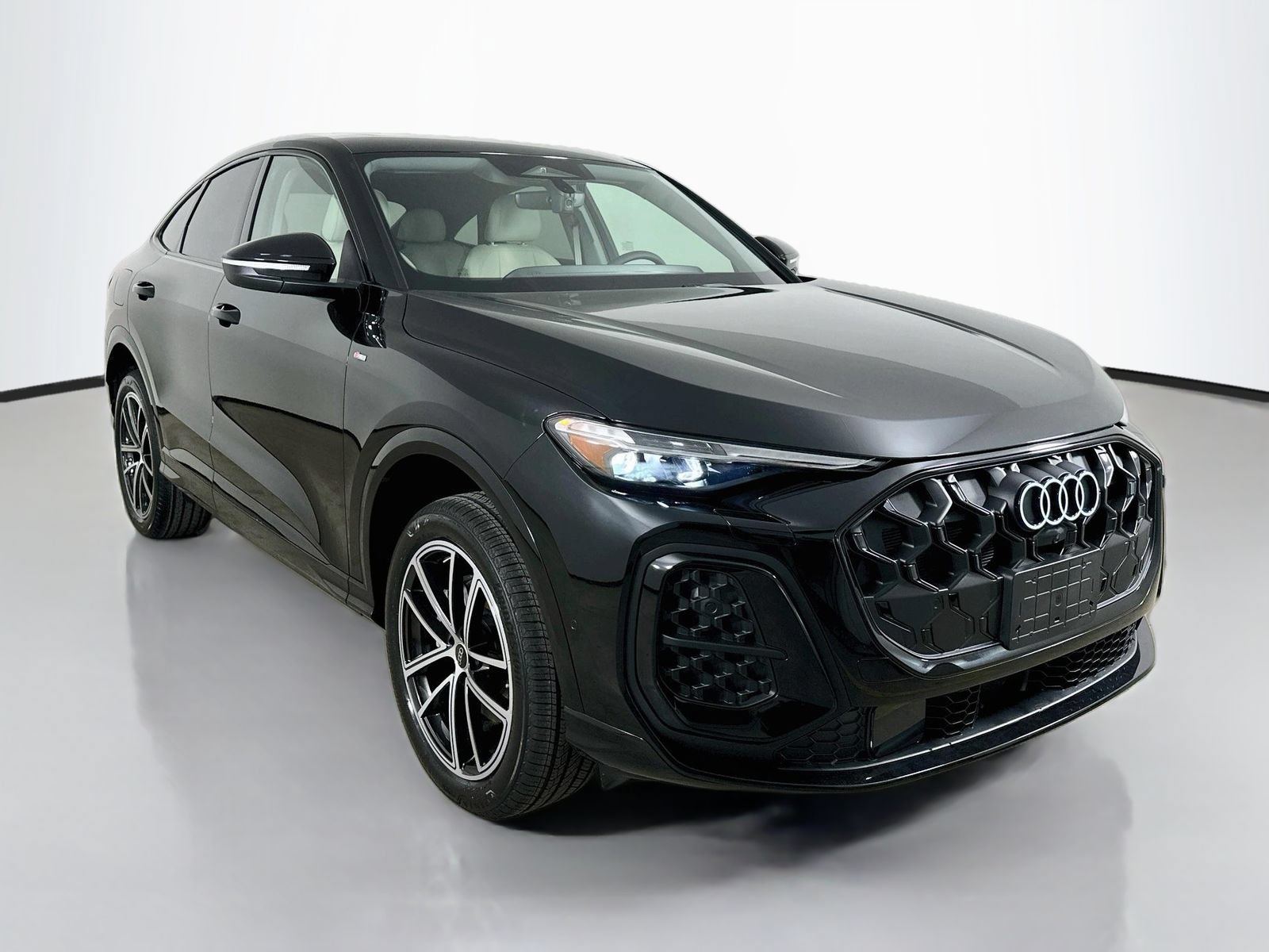 New 2026 Audi Q5 Premium Plus AWD/4WD image 3