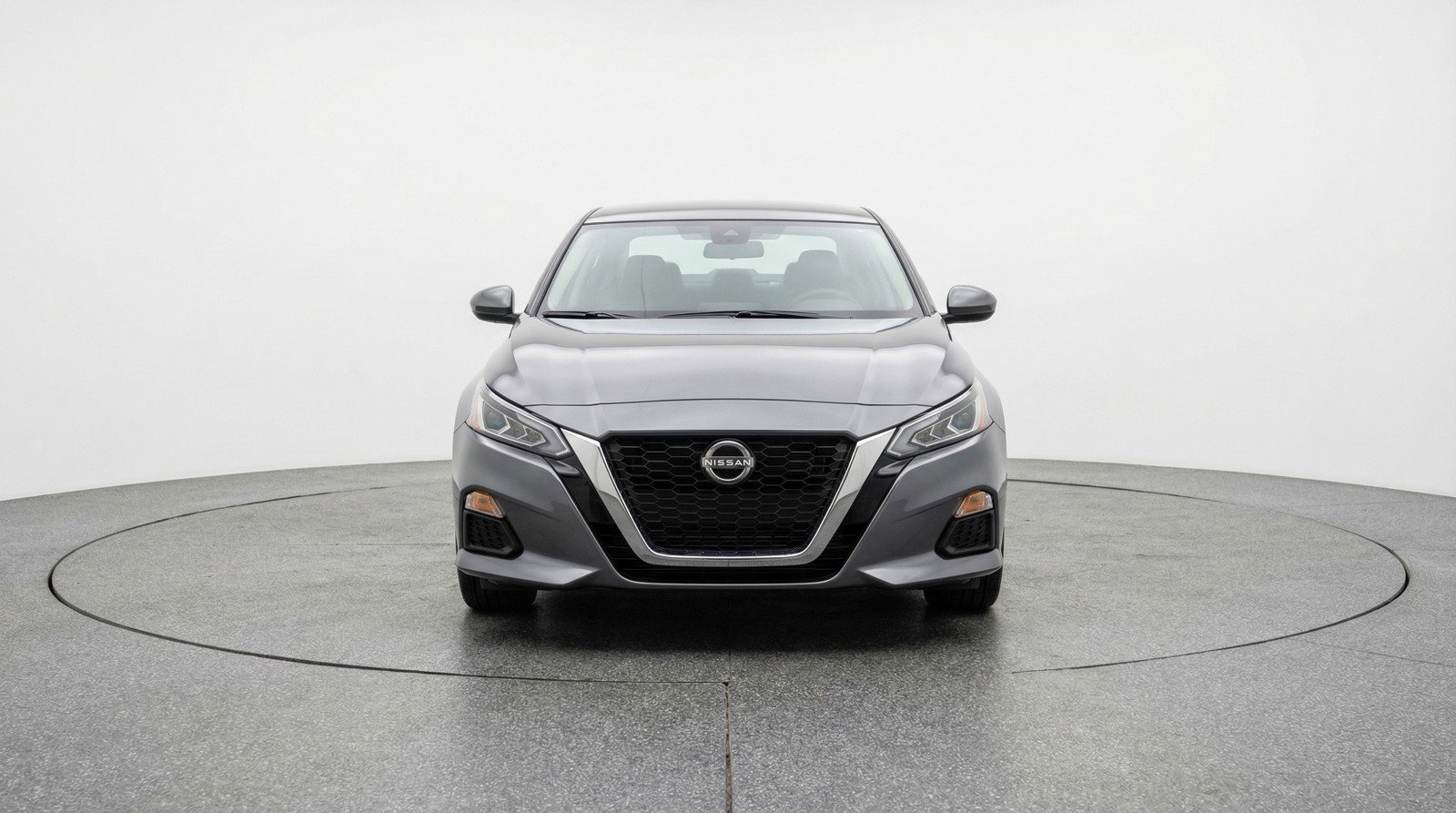 Used 2025 Nissan Altima 2.5 SV FWD image 2