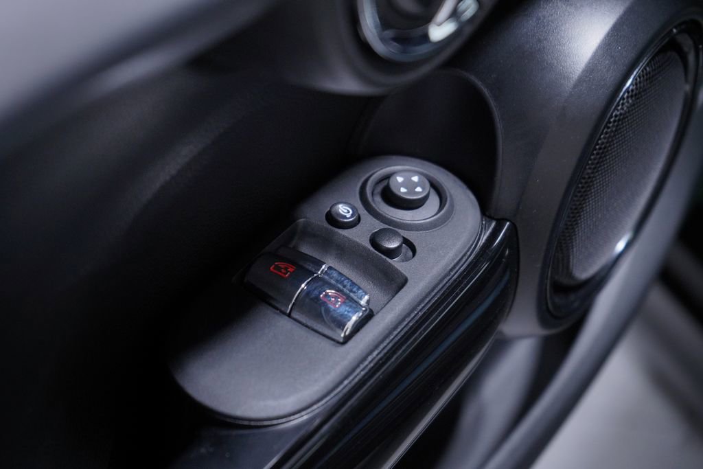 Used 2024 MINI Cooper SE image 14