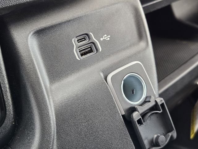 Used 2025 RAM ProMaster 2500 w/ Convenience Group image 20