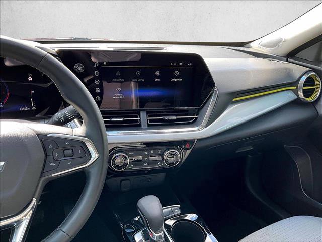 Certified 2025 Chevrolet Trax LT w/ Driver Confidence Package image 8