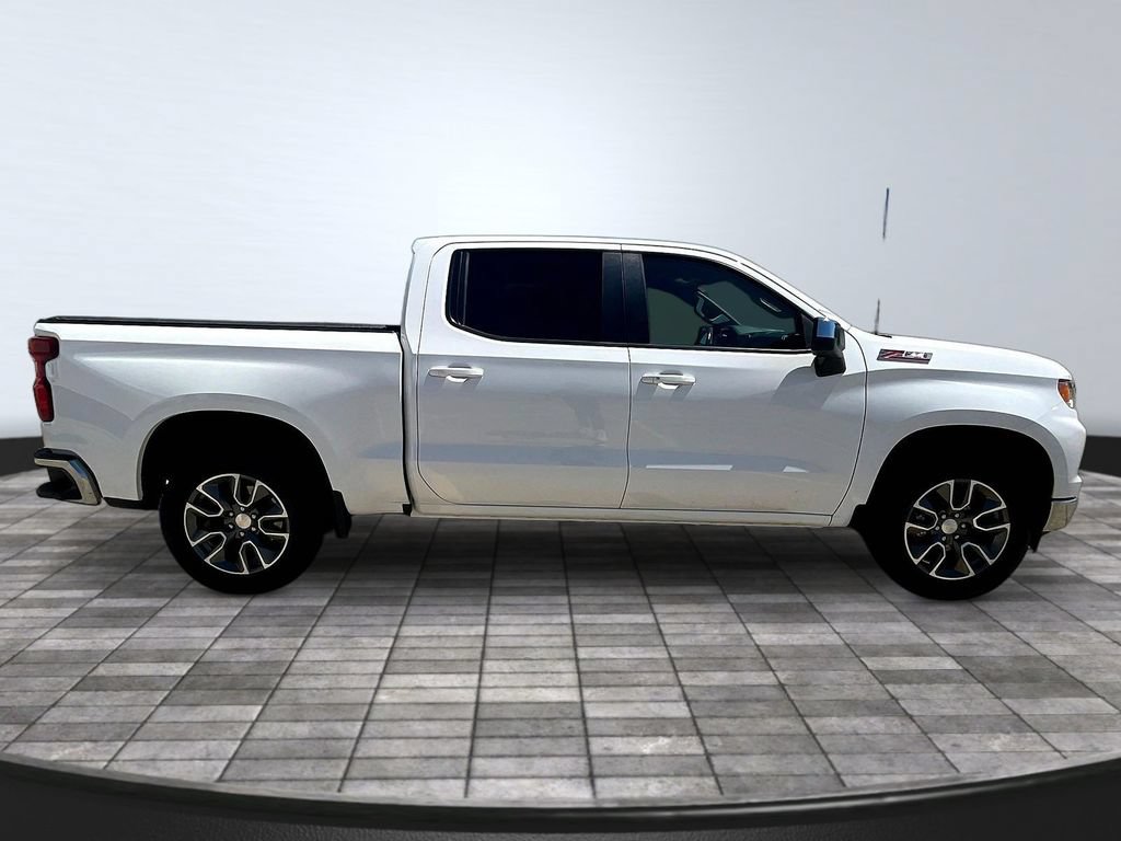 Used 2022 Chevrolet Silverado 1500 LT AWD/4WD image 8