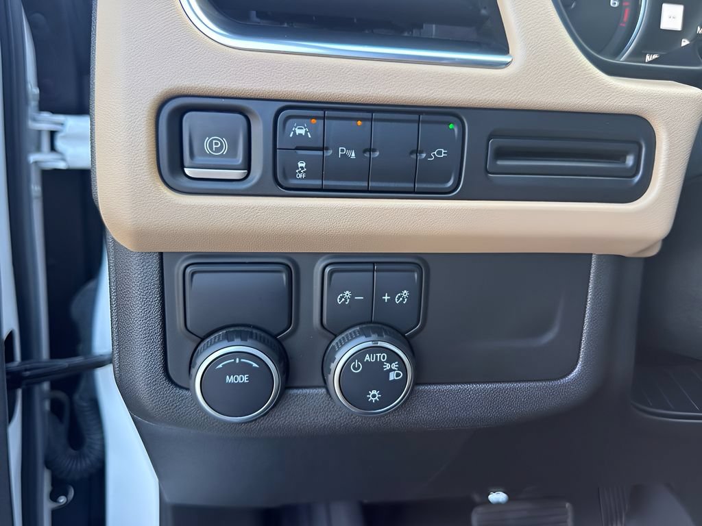 Used 2021 Chevrolet Tahoe Premier w/ Texas Edition RWD image 24