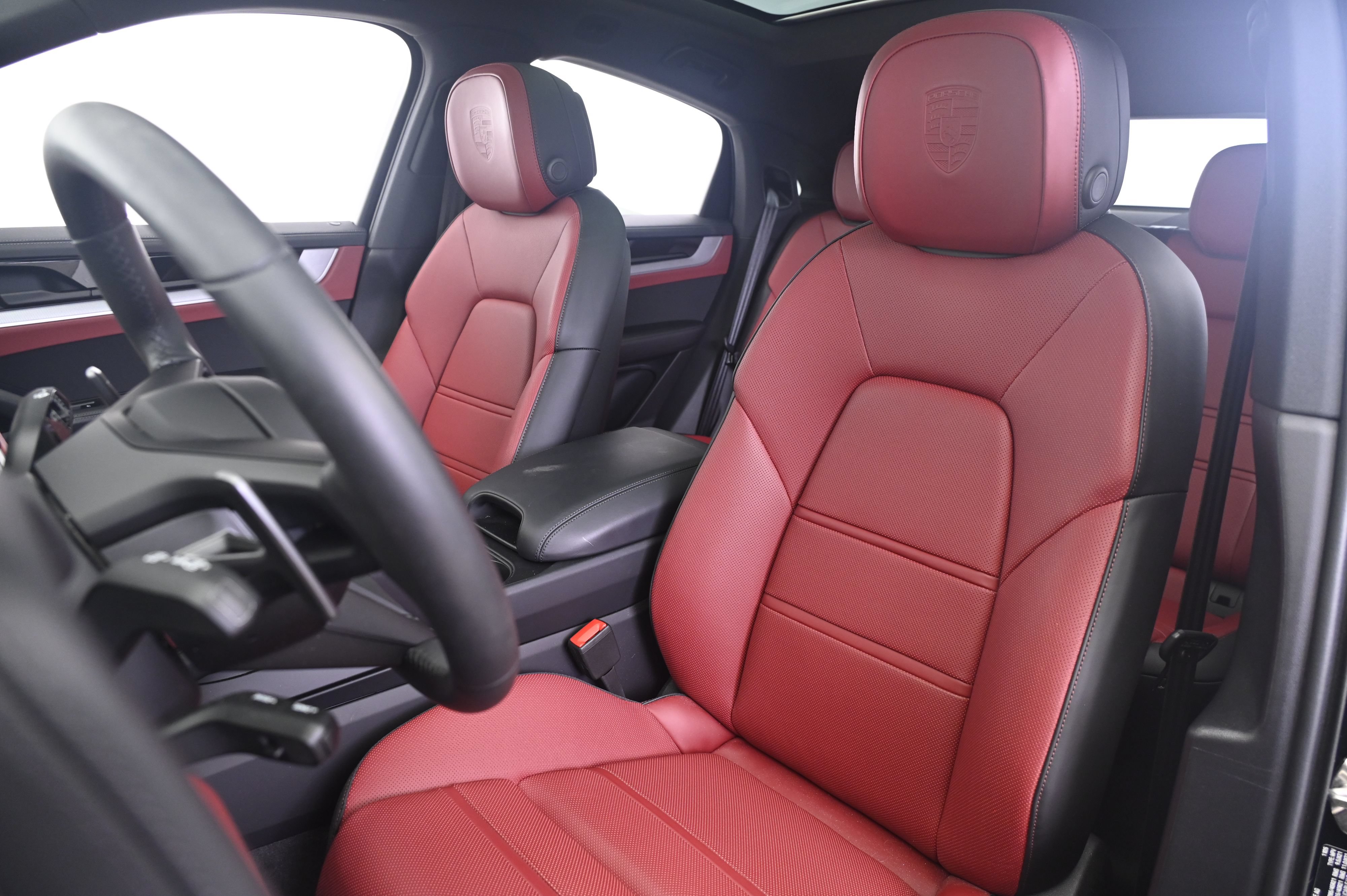 Certified 2026 Porsche Cayenne S AWD/4WD image 5