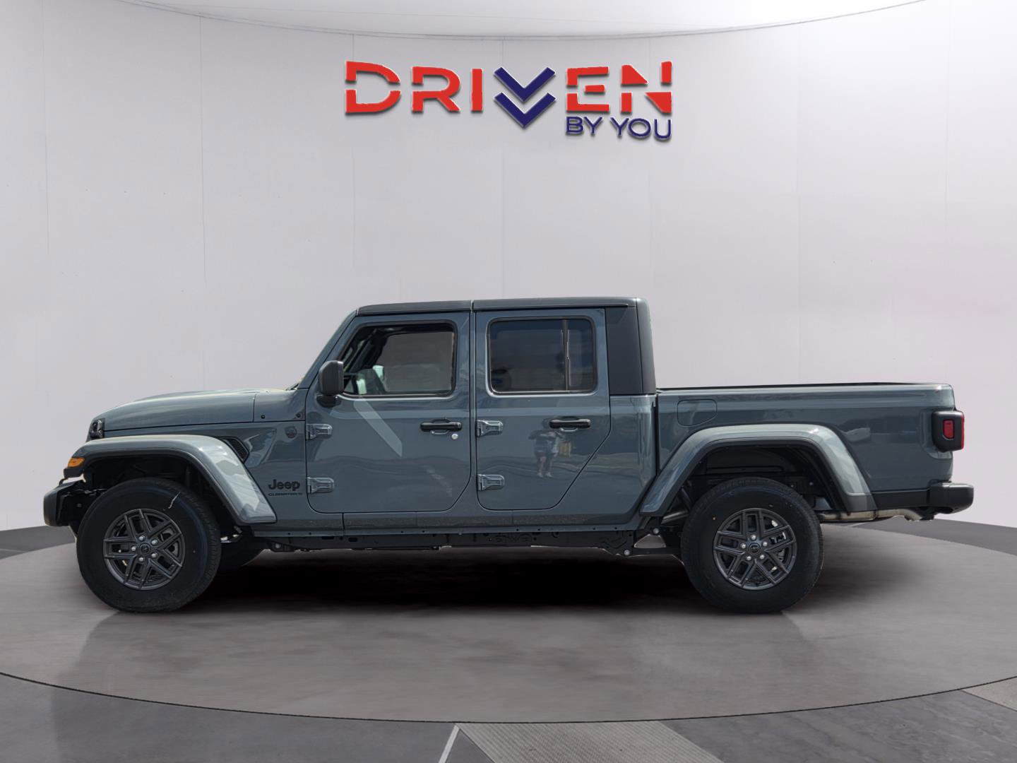 New 2025 Jeep Gladiator Sport image 3