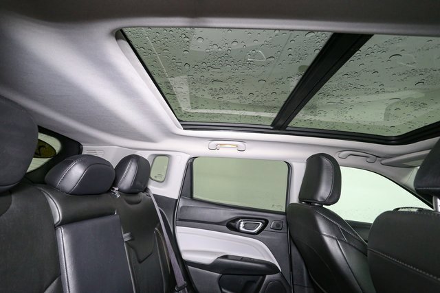 Used 2022 Jeep Compass Limited w/ Sun and Sound Group image 21