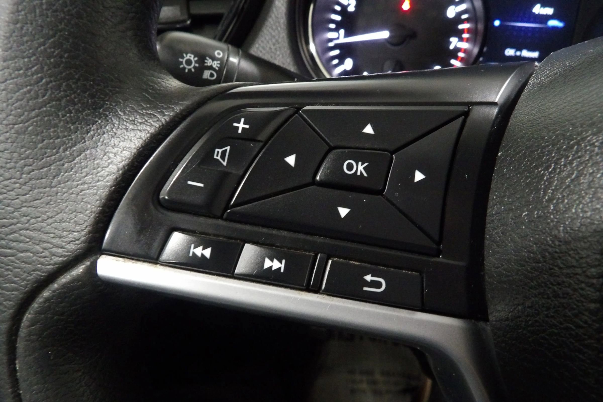 Used 2017 Nissan Rogue S image 17