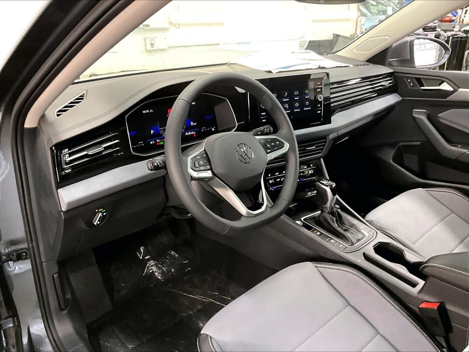 New 2026 Volkswagen Jetta SE FWD image 6
