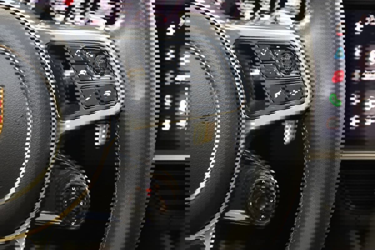 Used 2023 Porsche Cayenne Coupe image 72