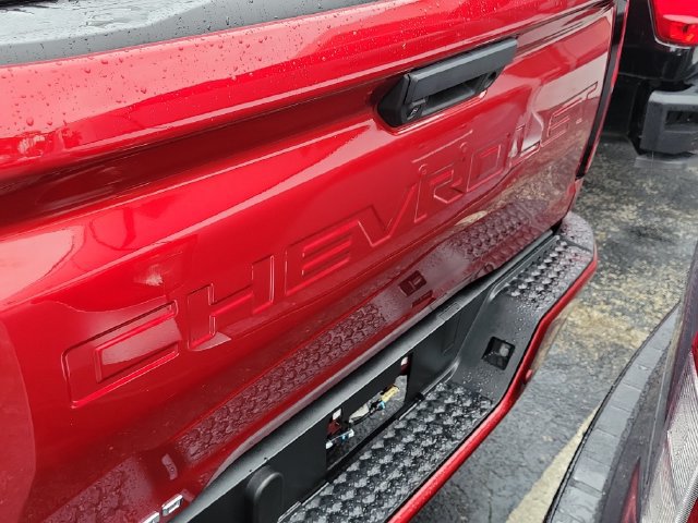 Used 2025 Chevrolet Colorado LT RWD image 5