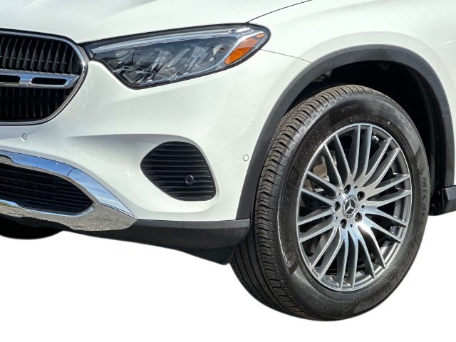 Used 2025 Mercedes-Benz GLC 300 4MATIC image 7