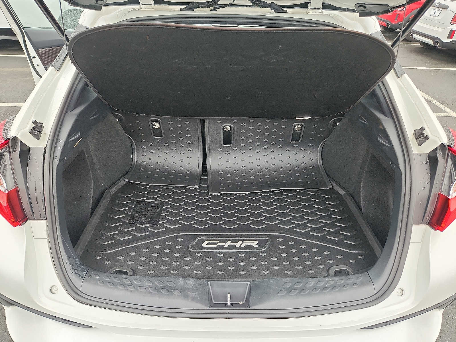 Used 2019 Toyota C-HR Limited image 27