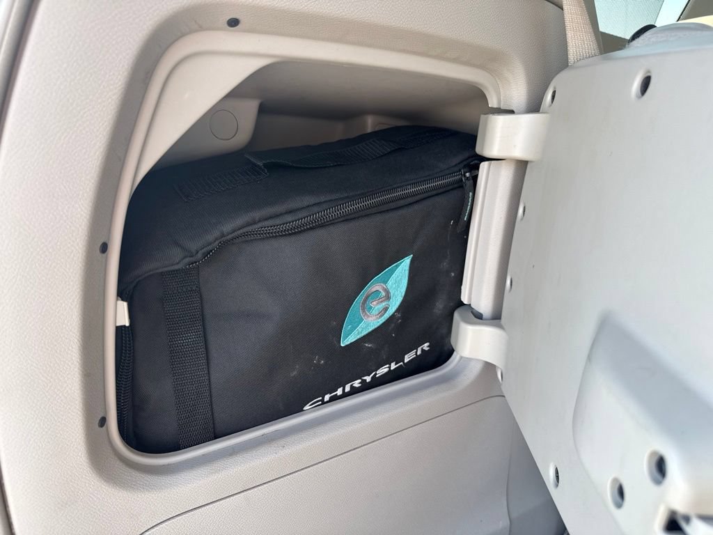 Used 2018 Chrysler Pacifica Limited FWD image 39