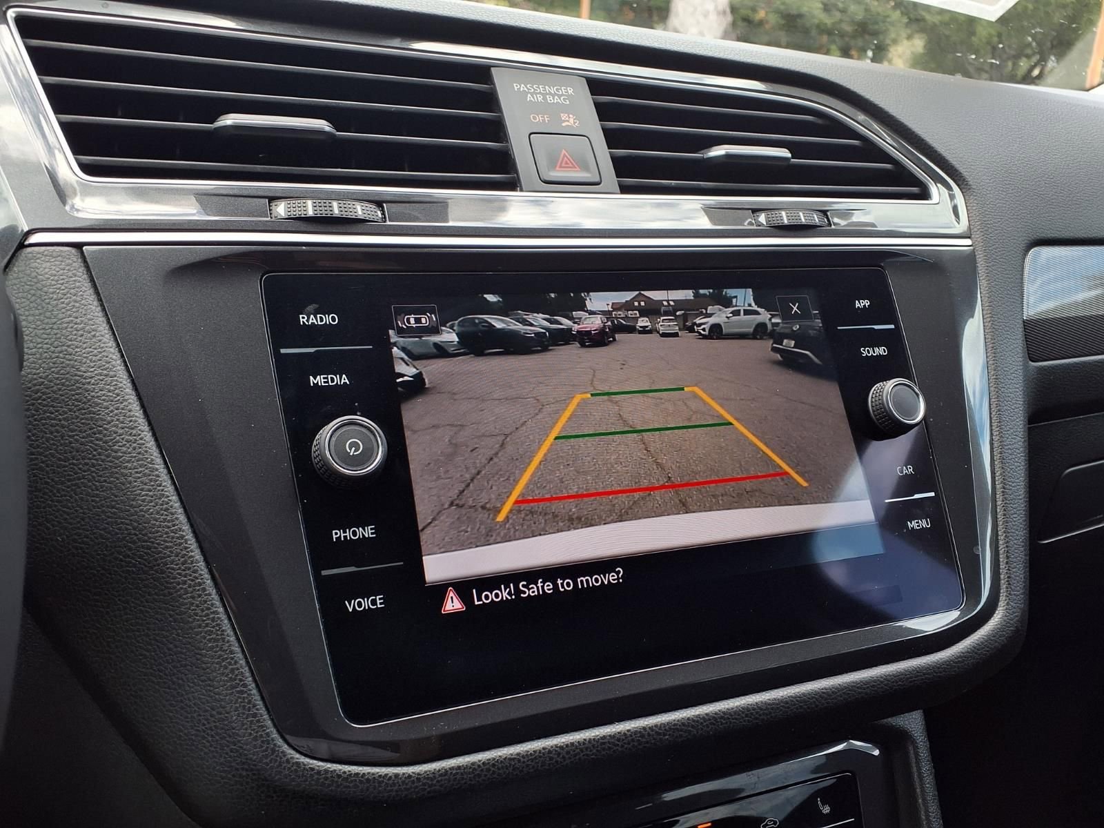Certified 2023 Volkswagen Tiguan SE FWD image 10