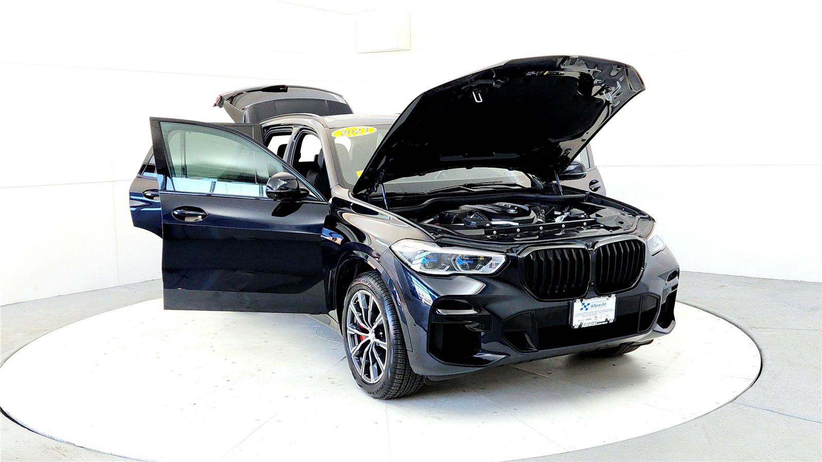 Used 2023 BMW X5 M50i w/ Executive Package image 9