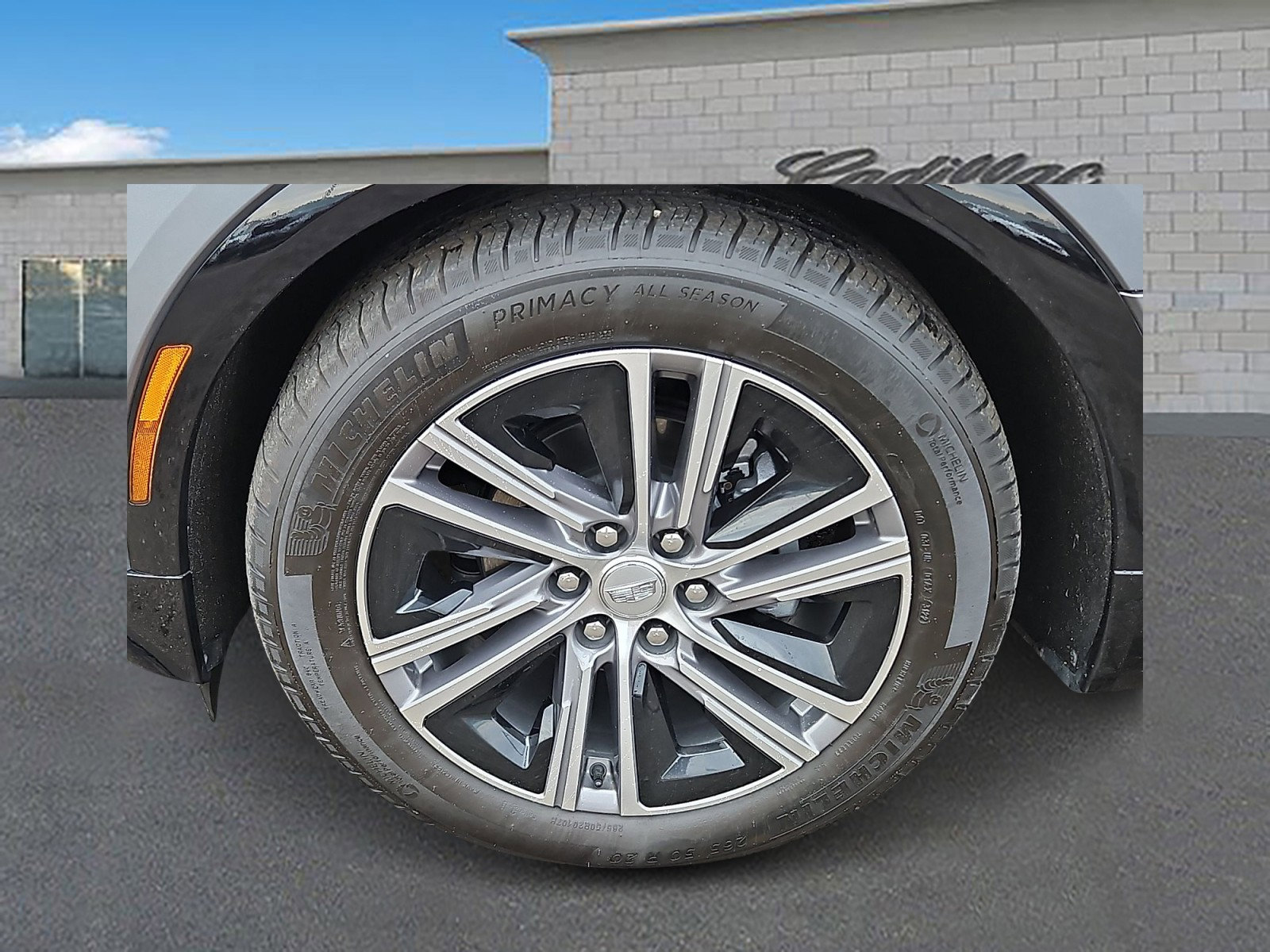 Certified 2023 Cadillac Lyriq Luxury image 8