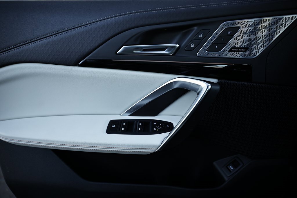 Certified 2025 BMW X2 xDrive28i w/ Technology Package image 15