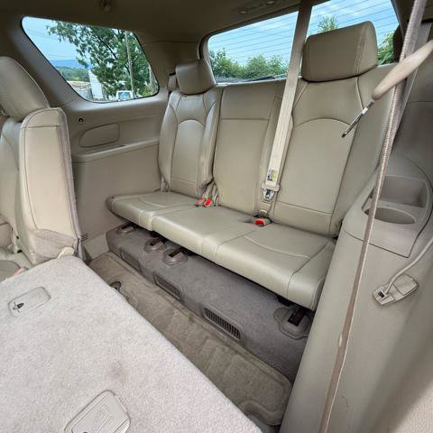 Used 2008 Saturn Outlook XR w/ Premium Trim Package image 13