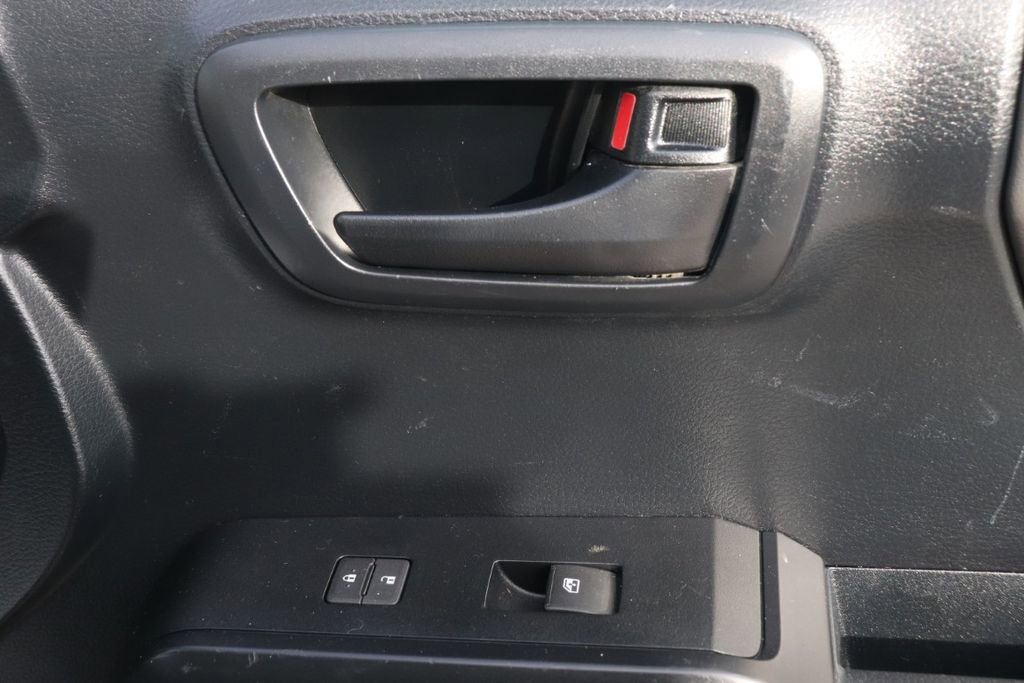 Used 2017 Toyota Tacoma SR image 21