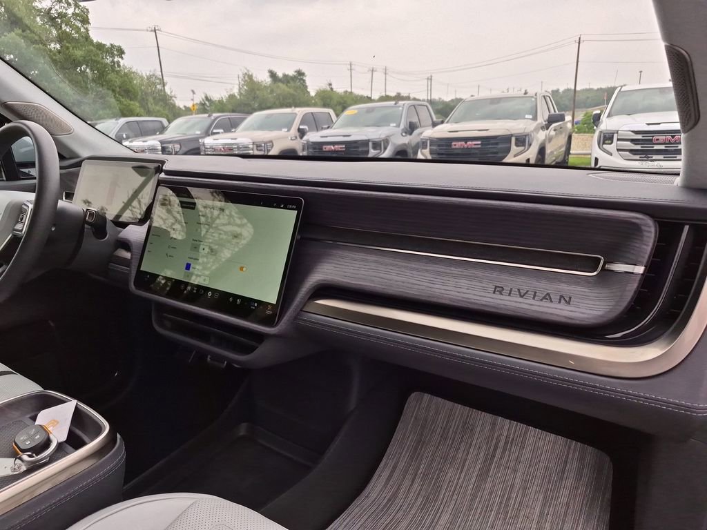 Used 2024 Rivian R1S Adventure AWD/4WD image 37