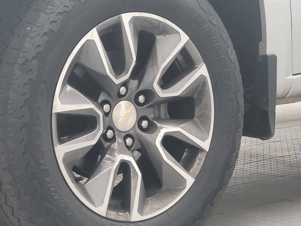 Used 2022 Chevrolet Silverado 1500 LT AWD/4WD image 31