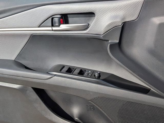 Used 2025 Toyota Camry SE image 21