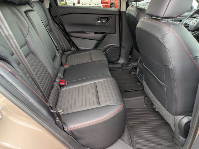 Certified 2025 Nissan Rogue SV image 30