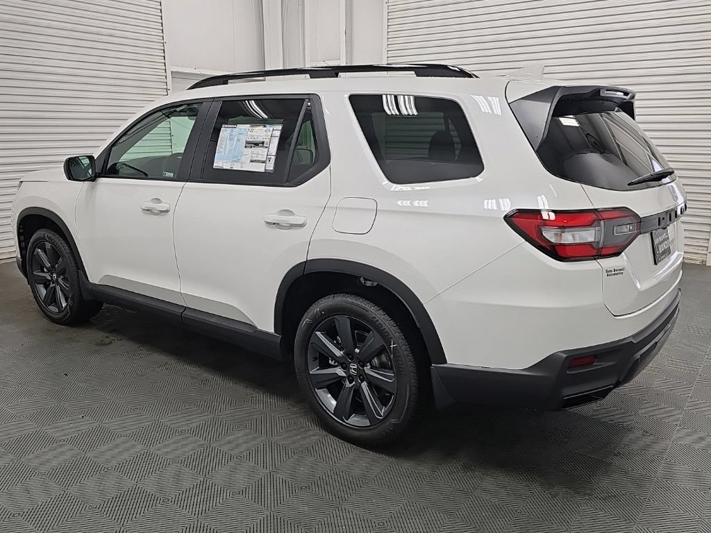 New 2026 Honda Pilot Sport image 5