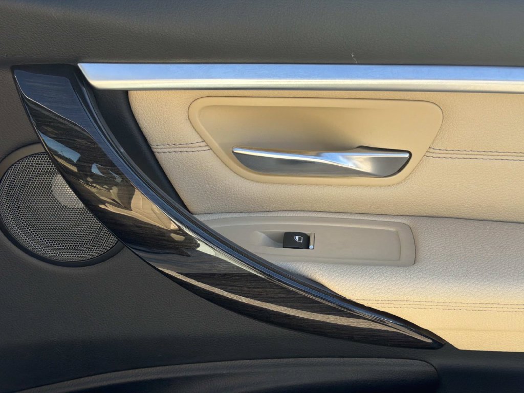 Used 2018 BMW 330i Sedan RWD image 15