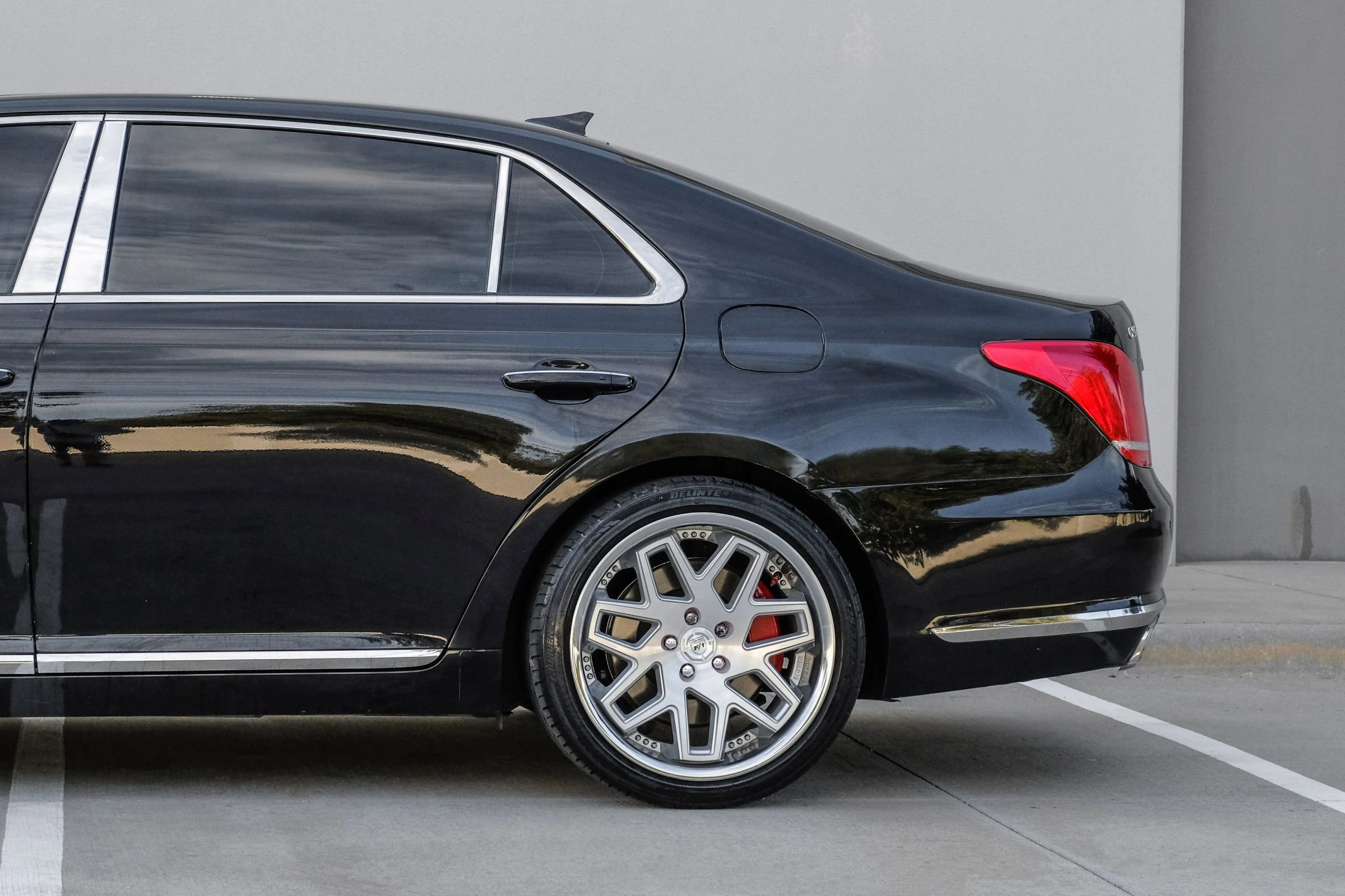 Used 2018 Genesis G90 5.0 Ultimate AWD/4WD image 19