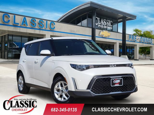 Used 2025 Kia Soul LX w/ LX Technology Package FWD image 1