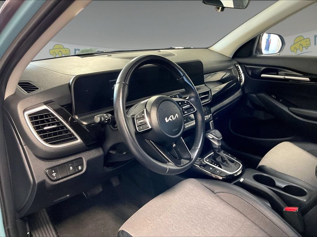 Used 2025 Kia Seltos S AWD/4WD image 8