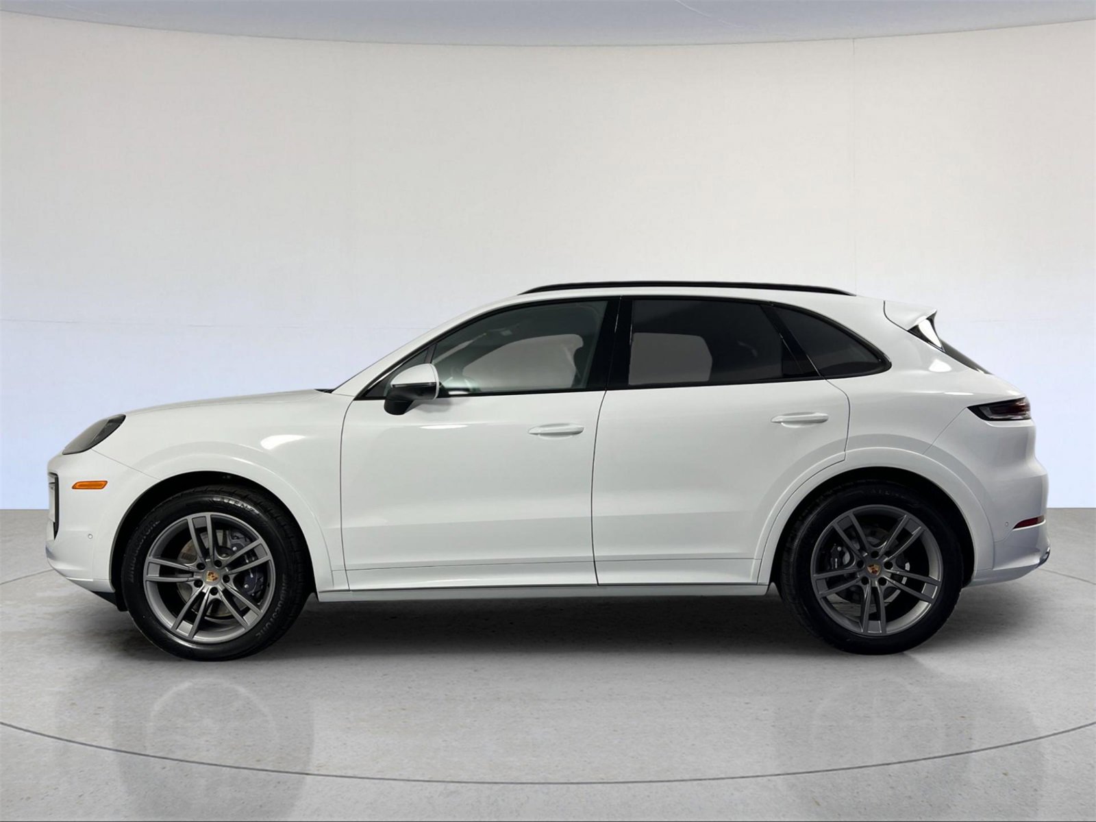Certified 2025 Porsche Cayenne image 2