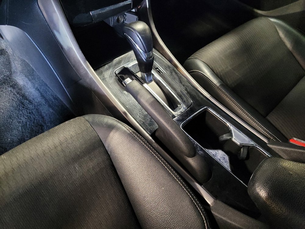 Used 2017 Honda Accord Sport image 26