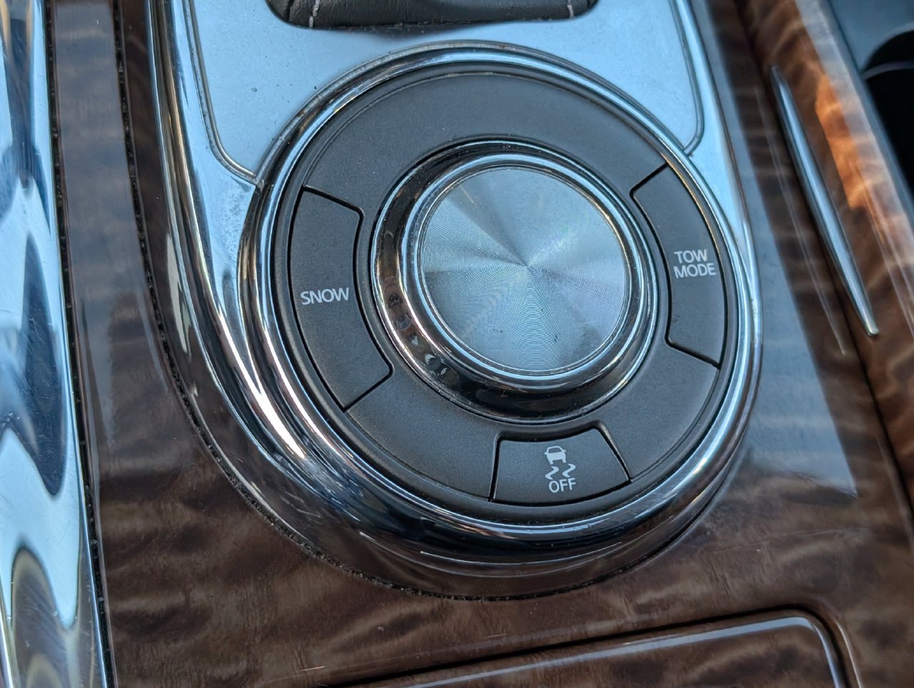 Used 2020 Nissan Armada SL w/ Premium Package RWD image 19