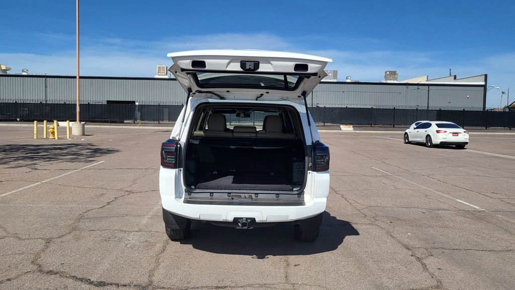 Used 2016 Toyota 4Runner SR5 Premium image 11