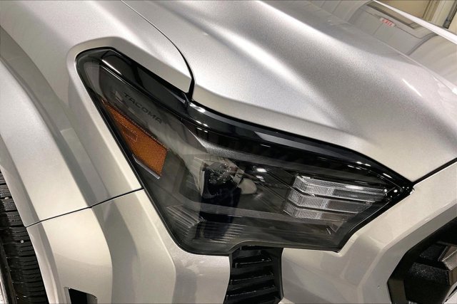 Certified 2024 Toyota Tacoma SR5 AWD/4WD image 28