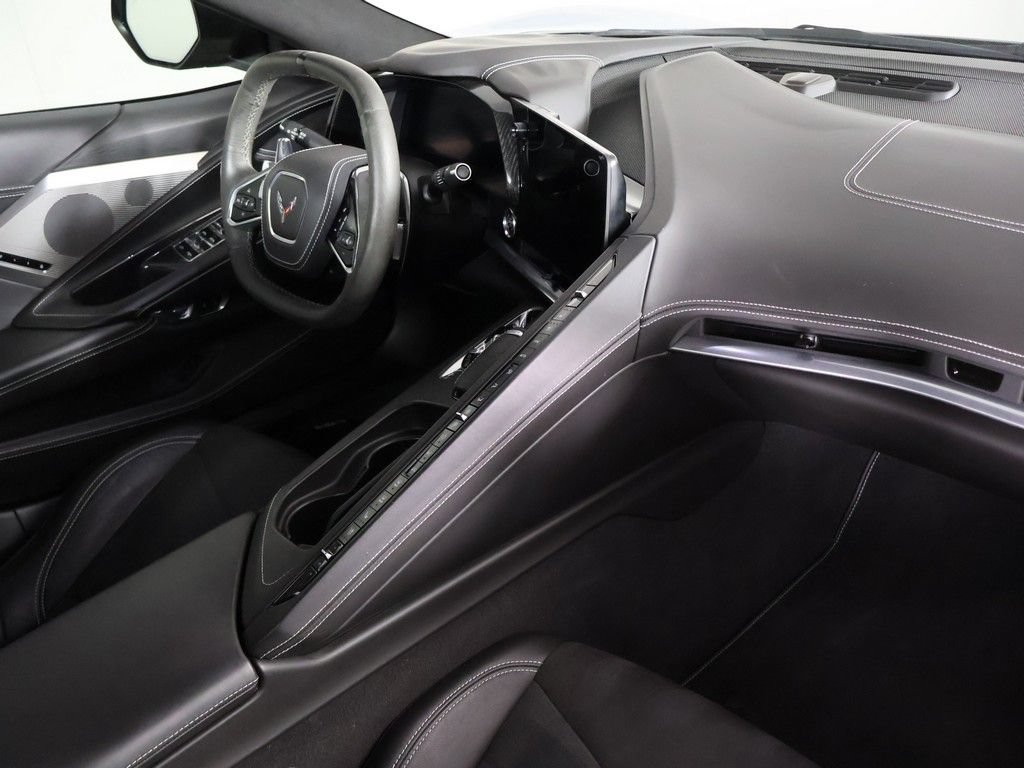 Used 2021 Chevrolet Corvette Stingray Premium Conv w/ Z51 Performance Package RWD image 31